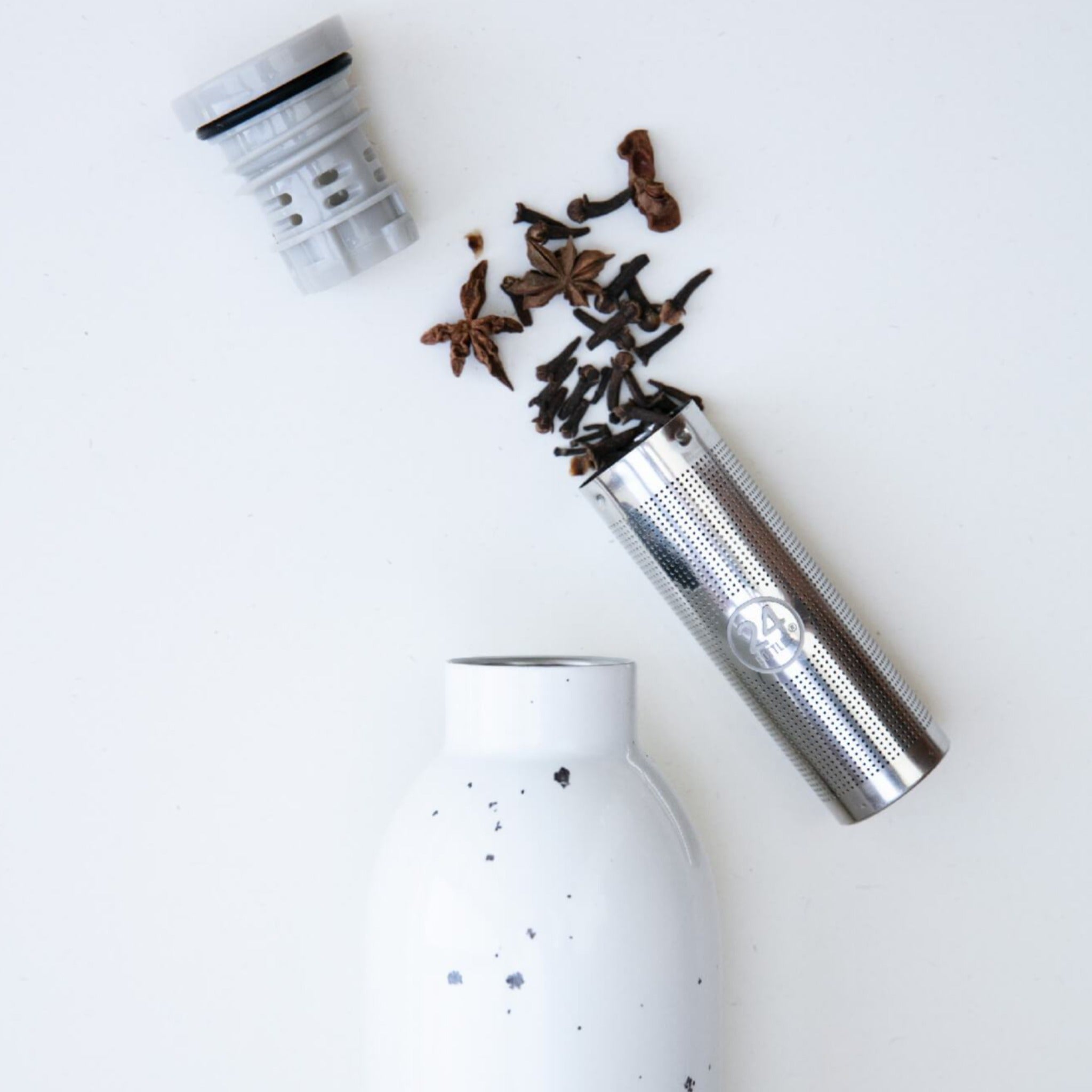 infuser lid with tea and bottle